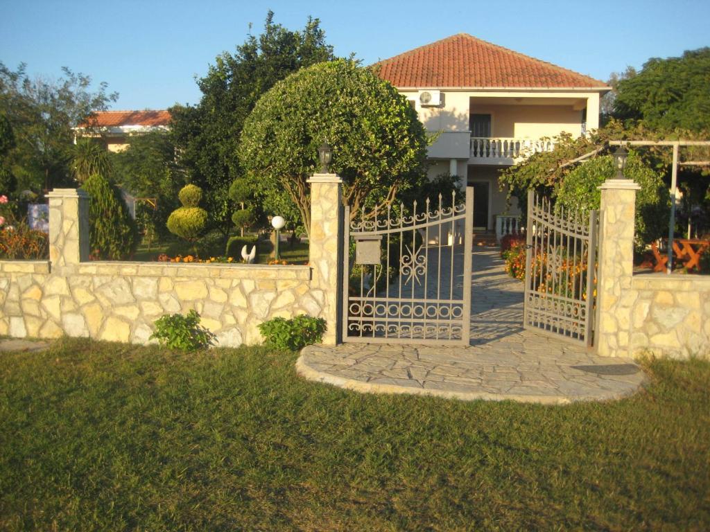 Apartments Ada Bojana Ulcinj Rum bild